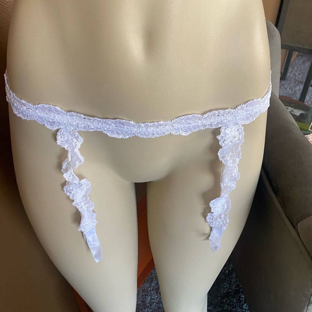 Victoria’s Secret Vintage white garter panties Medium